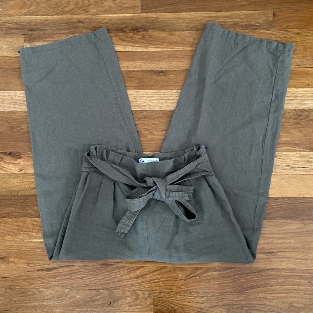 Zara Wide Legged Cropped Green Pants size XS